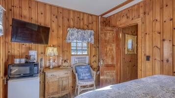 1 bedroom, iron/ironing board, travel crib, WiFi