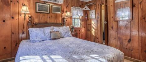 2 bedrooms, iron/ironing board, travel cot, WiFi