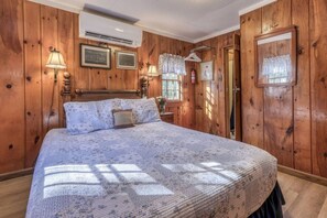 2 habitaciones, tabla de planchar con plancha, cuna de viaje y wifi 