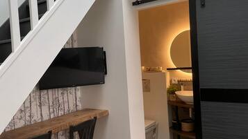 Exclusive-Suite, mit Bad (Anaëlle ) | 1 Schlafzimmer, WLAN