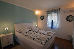2 chambres, fer et planche à repasser, accès Internet, draps fournis