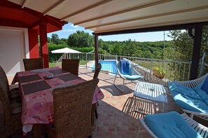 Outdoor dining - Kate House with private pool (Kanfanar)