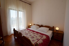 2 bedrooms, WiFi, bed sheets