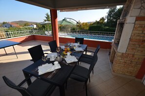 Outdoor dining - Casa Rubino with private pool (Rovinj)