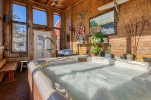 Interior - 10 1BR Acadia Cottage w/AC Open Hearth Inn (Trenton)