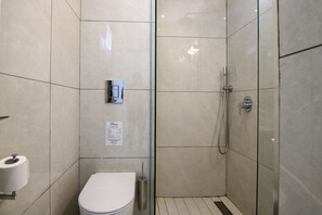 Luxury Studio | Bathroom