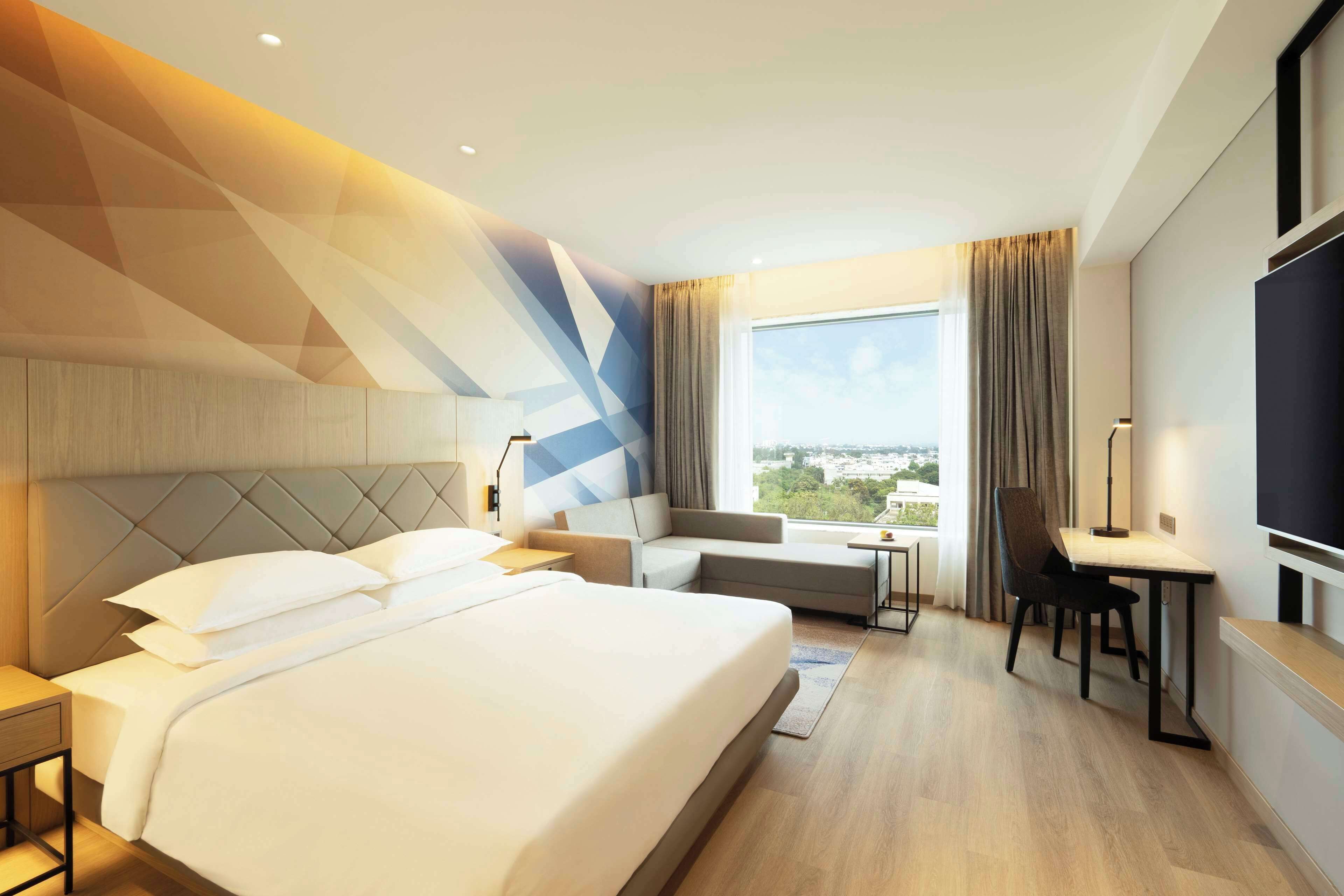 Minibar, in-room safe, desk, laptop workspace