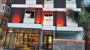 Exterior - Akman Hotel Kusadasi (Kusadasi)