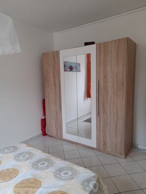 1 bedroom, iron/ironing board, free WiFi, bed sheets