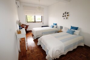 2 chambres, fer et planche à repasser, Wi-Fi, draps fournis