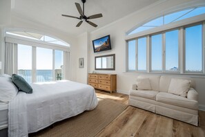 4 室のベッドルーム、アイロン / アイロン台、インターネットアクセス、ベッドシーツ