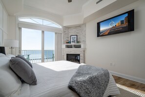 4 bedrooms, iron/ironing board, Internet, bed sheets - Breathtaking Oceanfront Penthouse On The Boardwalk! (Ocean City)