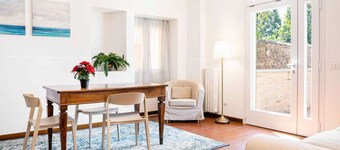 Palazzo Barbò (historical medieval palace) relax outdoors, great for vacation or work