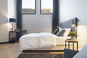 Minibar, escritorio, sistema de insonorización y wifi gratis