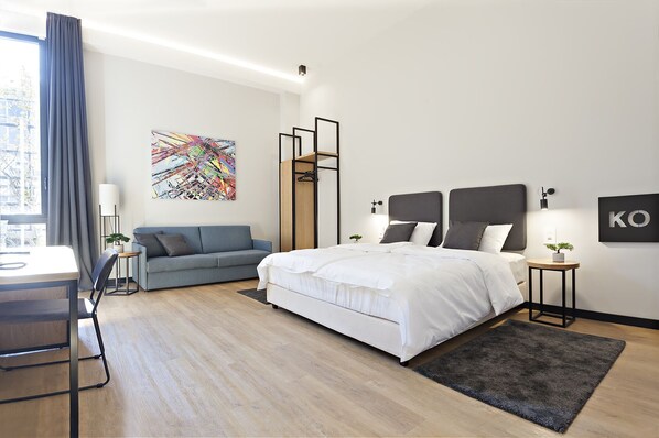 Minibar, desk, soundproofing, free WiFi