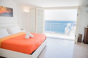 2 bedrooms, free WiFi - Amazing sea view an the heart of amalfi coast (Praiano)