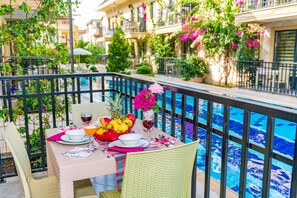 Standard Apartment, 2 Bedrooms | Lanai - Yaşam Park Residence Apart Hotel (Fethiye)