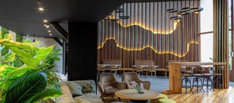 Giraffe Beach Hotel