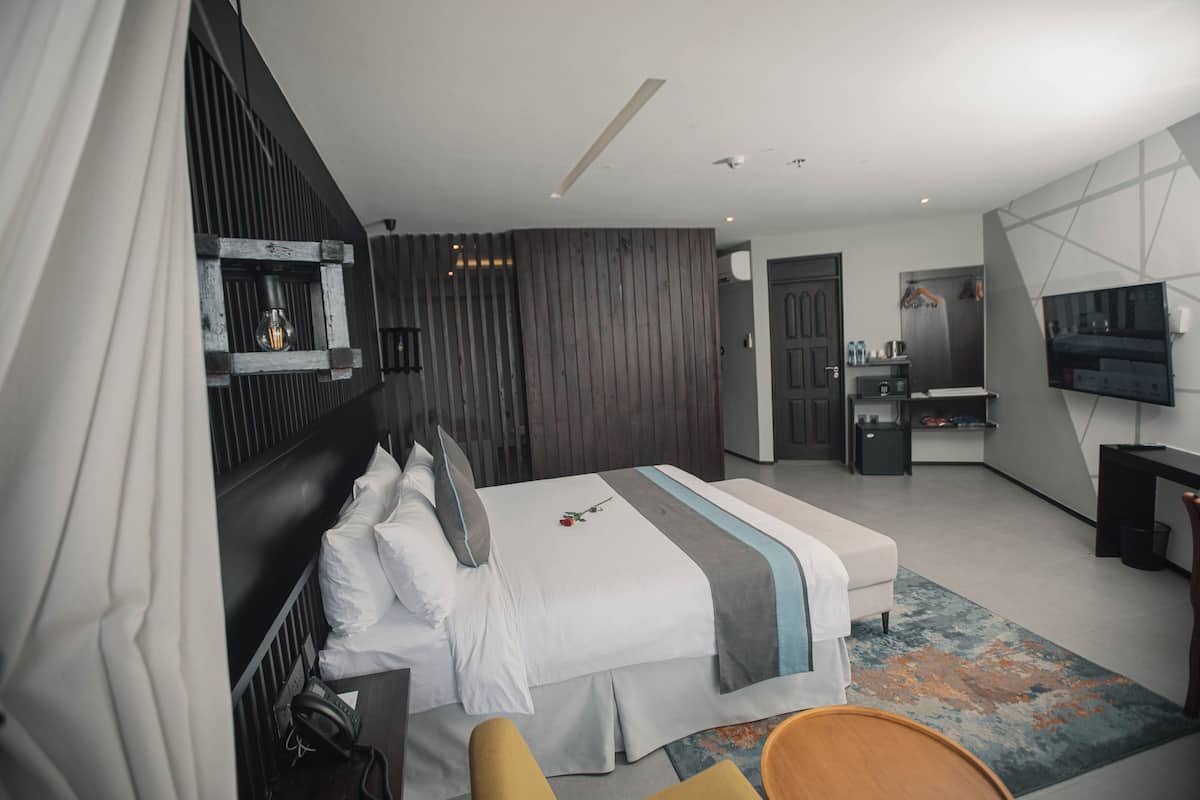 Caja fuerte, cunas gratuitas, wifi gratis y ropa de cama