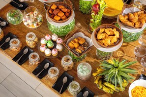 Free daily buffet breakfast  - Giraffe Beach Hotel (Dar es Salaam)