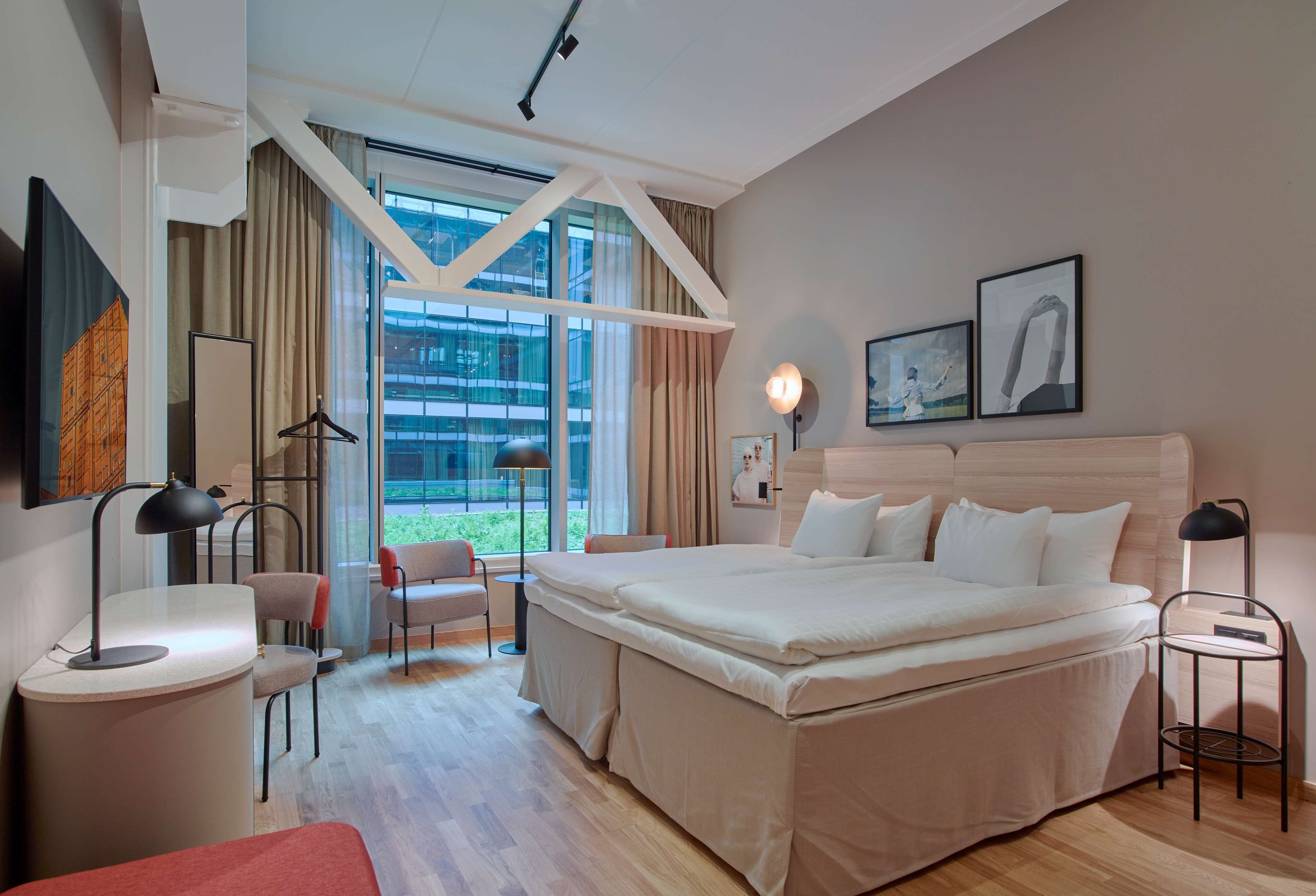 family room (standard) | 1 bedroom, desk, iron/ironing board, free wifi