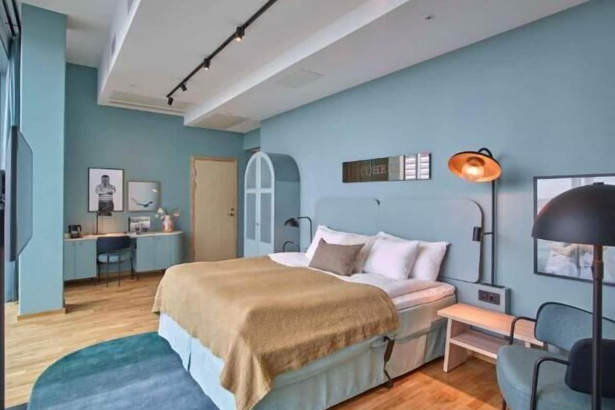 1 habitación, escritorio, tabla de planchar con plancha y wifi gratis