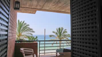 على الشاطئ، رمال بيضاء