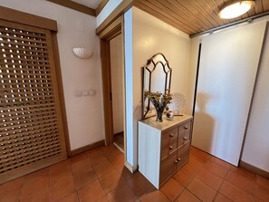 Apartamento | 1 dormitorio, cunas gratuitas, wifi gratis y ropa de cama