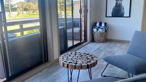 Smart TV - Malua Bay Beach house (MALUA BAY)