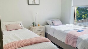 4 chambres, accès au Wi-Fi (inclus), literie fournie