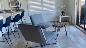 Dining - Malua Bay Beach house (MALUA BAY)