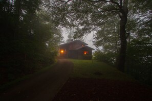 Exterior - Grandpa's Cabin a classic Mountain log Cabin with Scenic long range View (Bryson City)