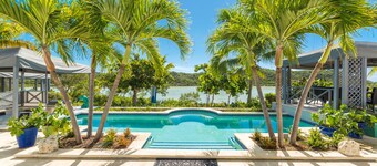 Water front, with amazing elevated views, pool, flamingoes, private and quiet