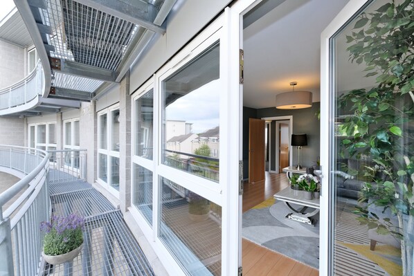 Apartamento conforto (2 Bedrooms) | Sacada