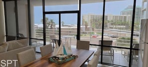 Condo, 2 Bedrooms | Dining
