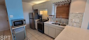 Condo, 2 Bedrooms | Private kitchen