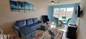 Condo, 2 Bedrooms | Living area