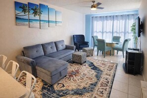 Apartment, 2 Schlafzimmer | Wohnbereich