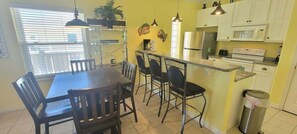 Appartement, 2 chambres | Restauration