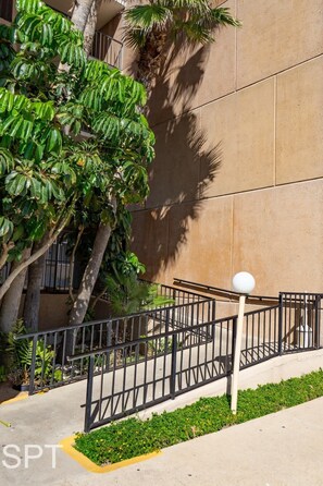 Condo, 1 Bedroom | Property grounds