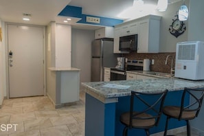 Private kitchen - Luxe 1 bedroom Walk to Beach Pool 1 Bedroom Home by RedAwning (South Padre Island)