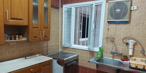 Frigorifero, microonde, forno, bollitore elettrico