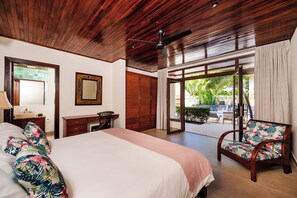 6 bedrooms, desk, free WiFi, bed sheets