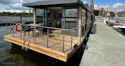 Hausboot Fjord HAVEN mit Bio-Sauna und Dachterrasse in Barth