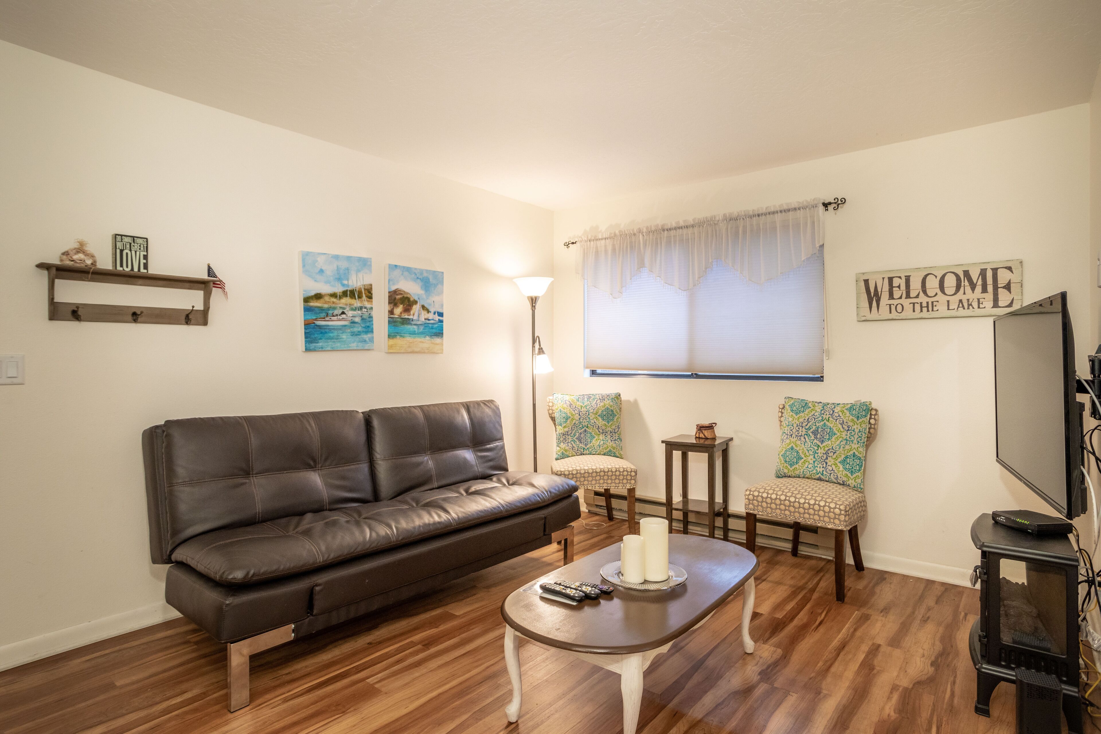 NEW! Cozy condo at Flathead Lake w/kitchenette & 2 queens - Marina Cay Casita