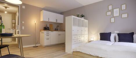 1 dormitorio, tabla de planchar con plancha, wifi gratis y ropa de cama