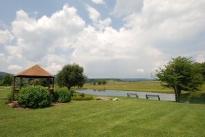 Property grounds - Lovely 2 bedroom condo is sure to be the perfect reminder. You Gotta Getaway! (Canaan Valley)