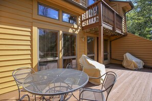 Outdoor dining - Lovely 2 bedroom condo is sure to be the perfect reminder. You Gotta Getaway! (Canaan Valley)