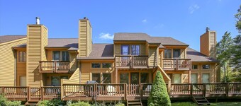 Lovely 2 bedroom condo is sure to be the perfect reminder. You Gotta Getaway!