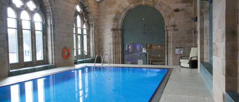 Piscine couverte, piscine chauffée